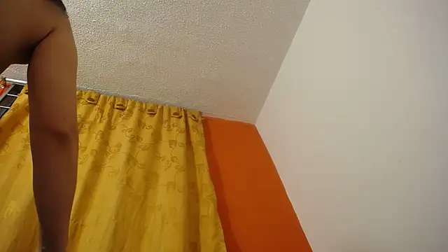 Snapshot of lady_hot2xx chatting on 24, 11, 2025 lady hot2xx online show from 24, 11, 2025