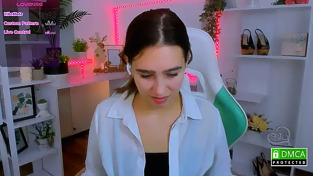  Eliizabeth  online show from 19, 12, 2025