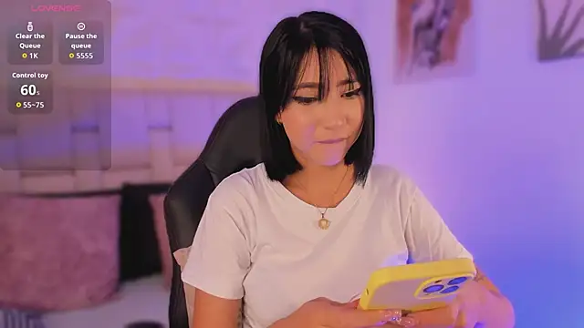 emma woods  online show from 16, 10, 2025