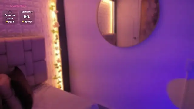 emma woods  online show from 9, 12, 2024