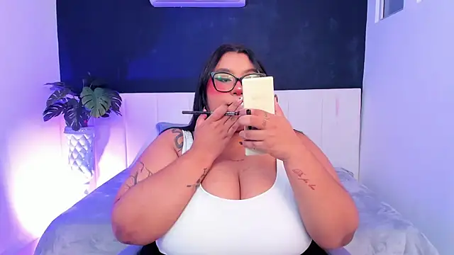 Snapshot of tifanny_bigboobs11 chatting on 21, 6, 2026 tifanny bigboobs11 online show from 21, 6, 2026