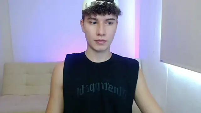 Snapshot of adrian_morelly chatting on 22, 5, 2026 adrian morelly online show from 22, 5, 2026