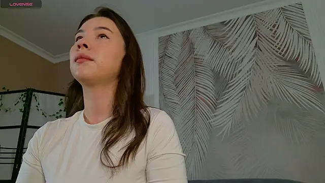 Marie Diaze online show from 8, 6, 2026