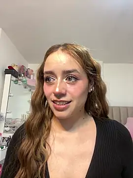 Snapshot of Natalia_Suarez chatting on 3, 5, 2026 Natalia Suarez online show from 3, 5, 2026