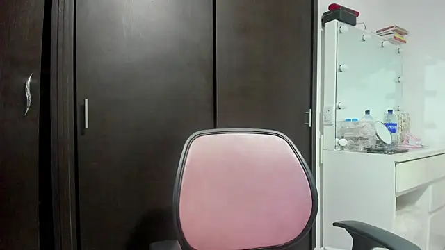 Snapshot of Natalia_Suarez chatting on 22, 6, 2026 Natalia Suarez online show from 22, 6, 2026
