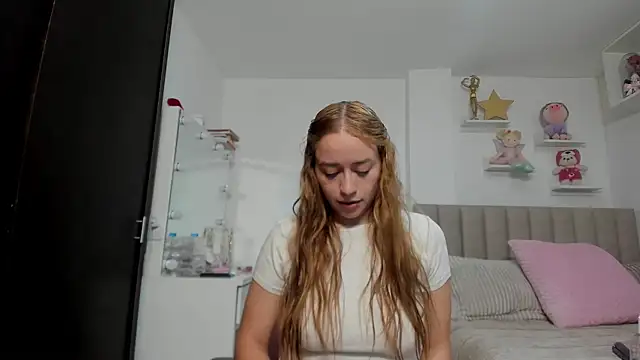 Snapshot of Natalia_Suarez chatting on 3, 7, 2026 Natalia Suarez online show from 3, 7, 2026