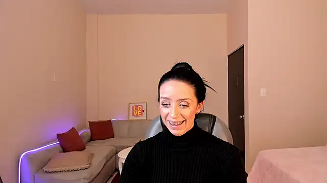 Snapshot of Kristen_Garner chatting on 26, 5, 2026 Kristen Garner online show from 26, 5, 2026