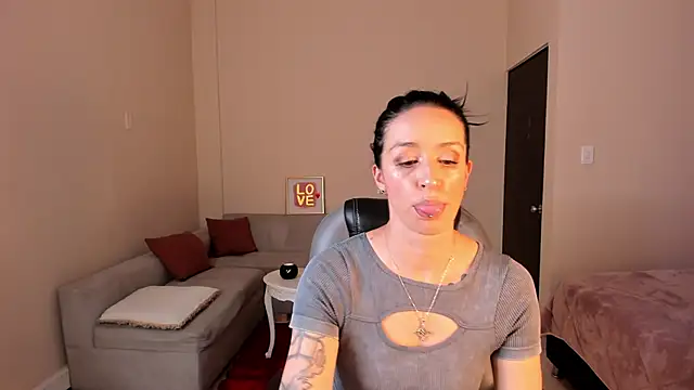 Kristen Garner online show from 3, 3, 2026