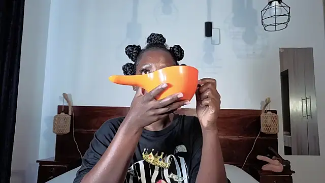 Elegant Ebony online show from 1, 3, 2026