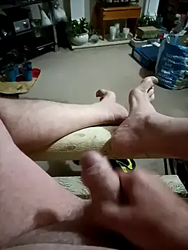 Snapshot of loveeatingcunts chatting on 20, 10, 2025 loveeatingcunts online show from 20, 10, 2025