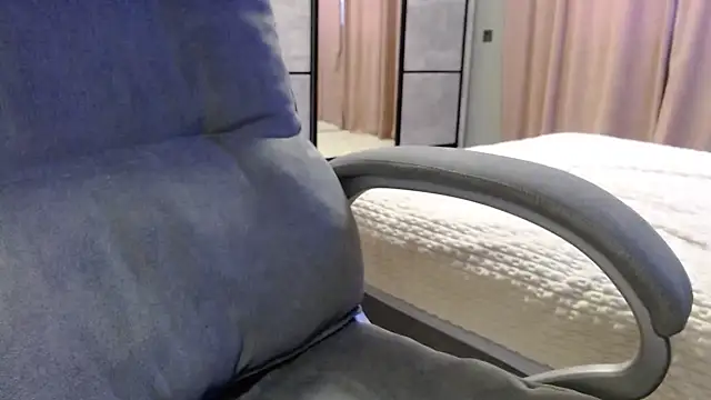 Snapshot of Viktoriiya_bald chatting on 25, 2, 2025 Viktoriiya bald online show from 25, 2, 2025
