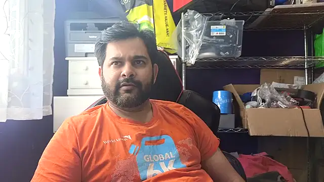 Snapshot of Sakhtlaundaz chatting on 11, 6, 2026 Sakhtlaundaz online show from 11, 6, 2026