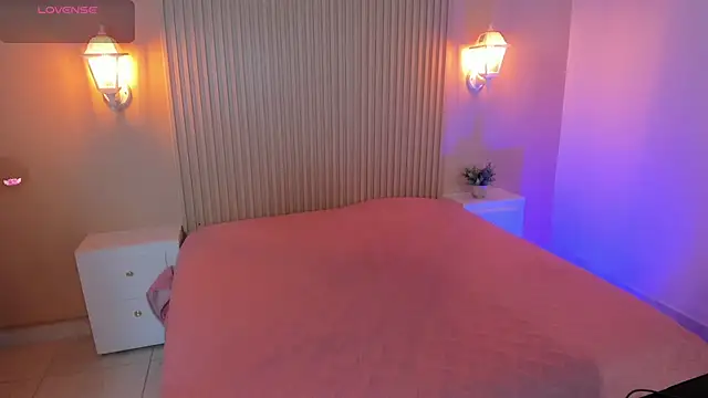 EmilyEvans7 online show from 24, 10, 2025