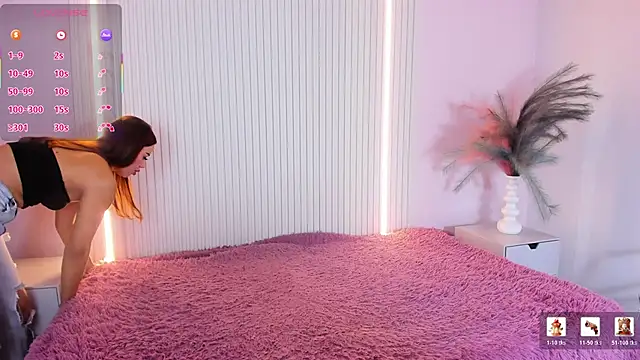 EmilyEvans7 online show from 13, 4, 2026