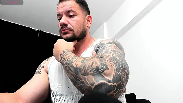 musclemonster31 online show from 2, 10, 2025
