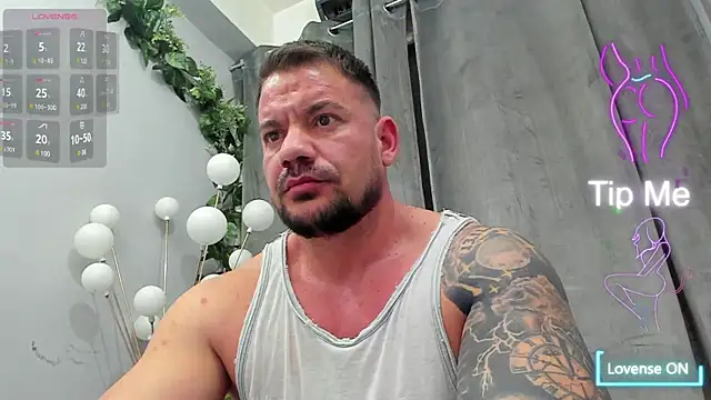 musclemonster31 online show from 5, 3, 2025