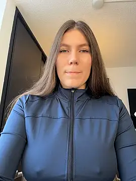 Snapshot of AmelieLaurent_ chatting on 24, 7, 2026 AmelieLaurent online show from 24, 7, 2026