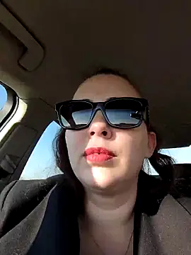 Snapshot of LEAsquirt91 chatting on 4, 3, 2025 LEAsquirt91 online show from 4, 3, 2025
