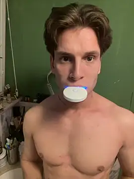 ETHAN MOORE online show from 31, 10, 2025