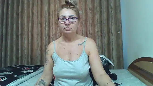 Snapshot of PussyEvely chatting on 15, 5, 2026 PussyEvely online show from 15, 5, 2026
