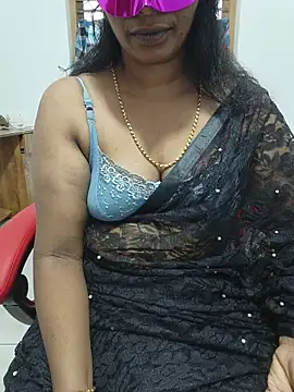 Snapshot of Malluivaniya chatting on 3, 12, 2025 Malluivaniya online show from 3, 12, 2025