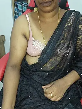 Snapshot of Malluivaniya chatting on 5, 12, 2025 Malluivaniya online show from 5, 12, 2025