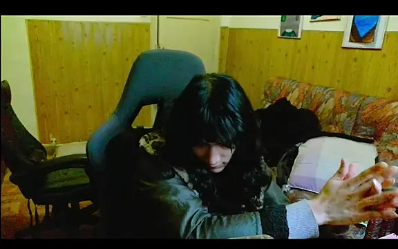 Snapshot of calliemaggotbone chatting on 15, 12, 2025 calliemaggotbone online show from 15, 12, 2025