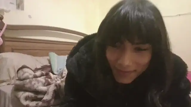 Snapshot of calliemaggotbone chatting on 5, 12, 2025 calliemaggotbone online show from 5, 12, 2025