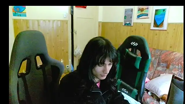 Snapshot of calliemaggotbone chatting on 22, 12, 2025 calliemaggotbone online show from 22, 12, 2025