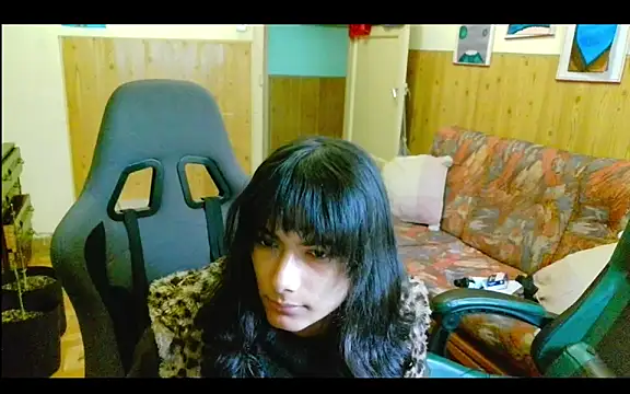 Snapshot of calliemaggotbone chatting on 20, 12, 2025 calliemaggotbone online show from 20, 12, 2025