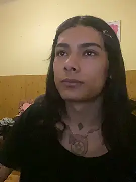 Snapshot of calliemaggotbone chatting on 8, 4, 2026 calliemaggotbone online show from 8, 4, 2026