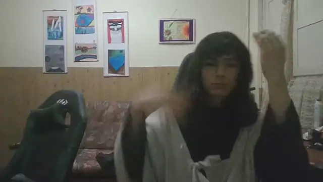 Snapshot of calliemaggotbone chatting on 15, 11, 2025 calliemaggotbone online show from 15, 11, 2025