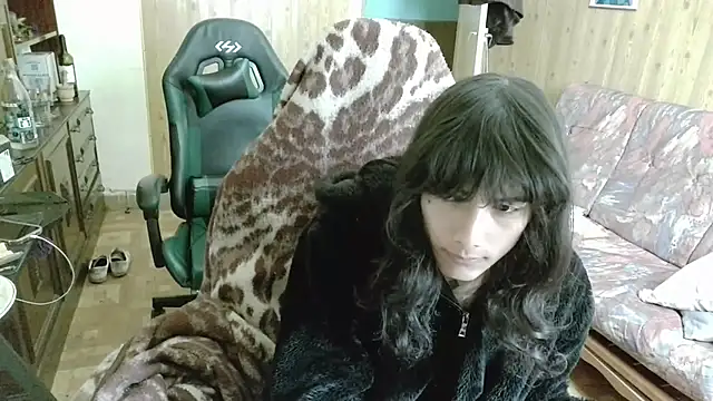 Snapshot of calliemaggotbone chatting on 3, 12, 2025 calliemaggotbone online show from 3, 12, 2025