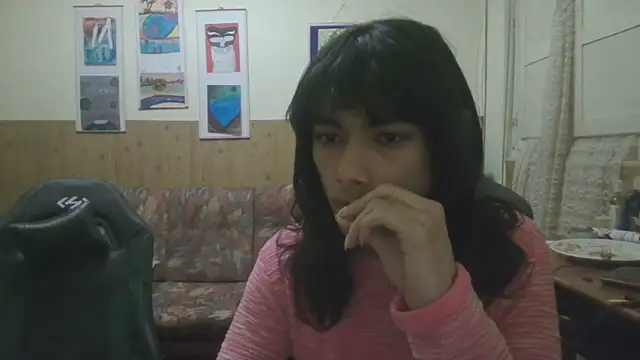 Snapshot of calliemaggotbone chatting on 13, 11, 2025 calliemaggotbone online show from 13, 11, 2025