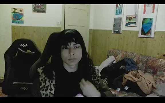 Snapshot of calliemaggotbone chatting on 14, 12, 2025 calliemaggotbone online show from 14, 12, 2025