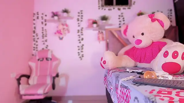 Emily restrepo online show from 11, 11, 2025