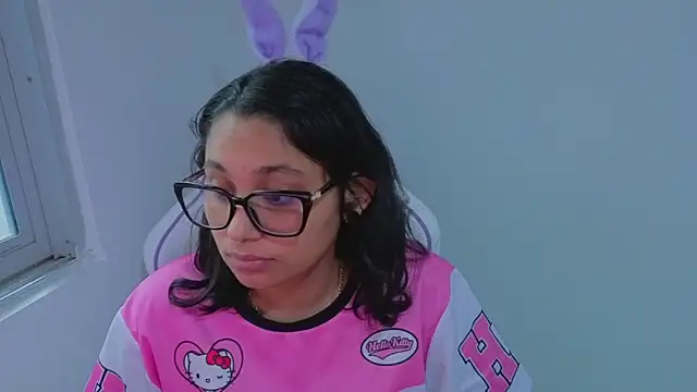 Snapshot of Cuteprincess21 chatting on 8, 11, 2025 Cuteprincess21 online show from 8, 11, 2025