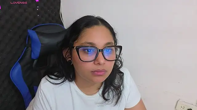 Cuteprincess21 online show from 1, 4, 2026