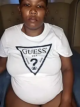 Snapshot of makaviwe chatting on 3, 3, 2025 makaviwe online show from 3, 3, 2025