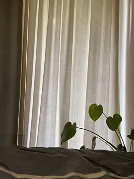 YesTheSexiest online show from 27, 2, 2025