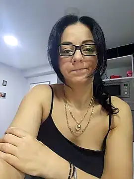 bruneta sexy23 online show from 18, 1, 2025