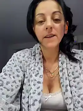 bruneta sexy23 online show from 18, 1, 2025