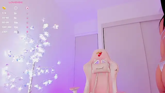 mia yourmommy online show from 6, 3, 2026