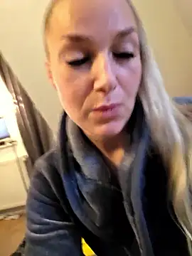 Snapshot of Sexy-Milla chatting on 11, 5, 2026 Sexy-Milla online show from 11, 5, 2026