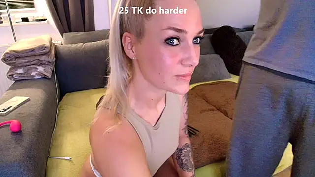 Snapshot of Sexy-Milla chatting on 14, 3, 2025 Sexy-Milla online show from 14, 3, 2025