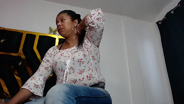 Helennahot online show from 16, 2, 2025