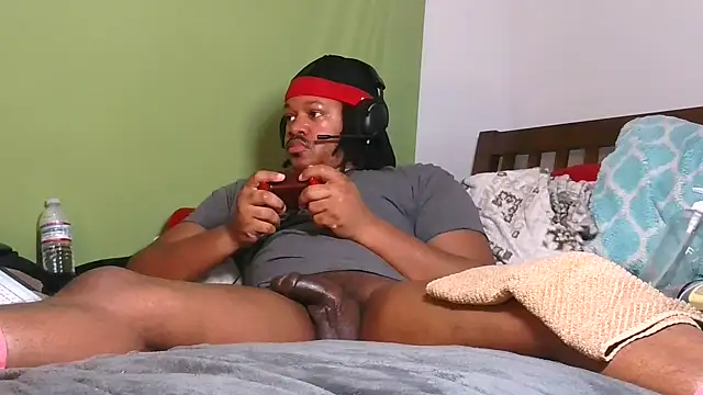 Carolinayoungin online show from 12, 11, 2025