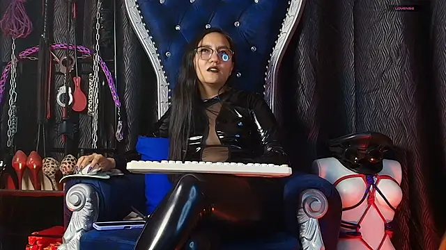 abbymora online show from 7, 4, 2026