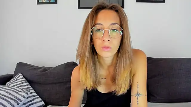 DesireMore90 online show from 26, 9, 2025