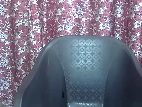 Snapshot of Lusty_Wife1 chatting on 29, 4, 2026 Lusty Wife1 online show from 29, 4, 2026